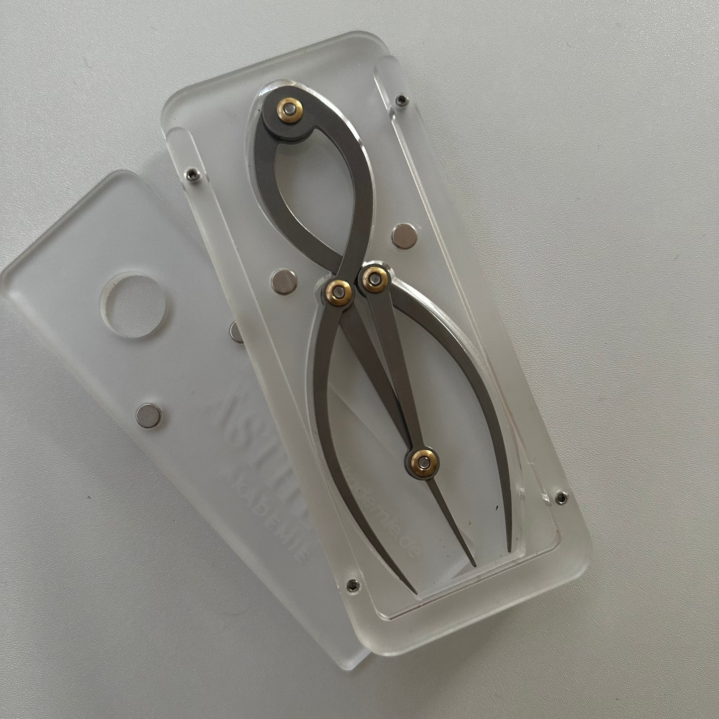 Kaliper für den Goldenen Schnitt – Präzisionsmessinstrument für ästhetische Medizin
